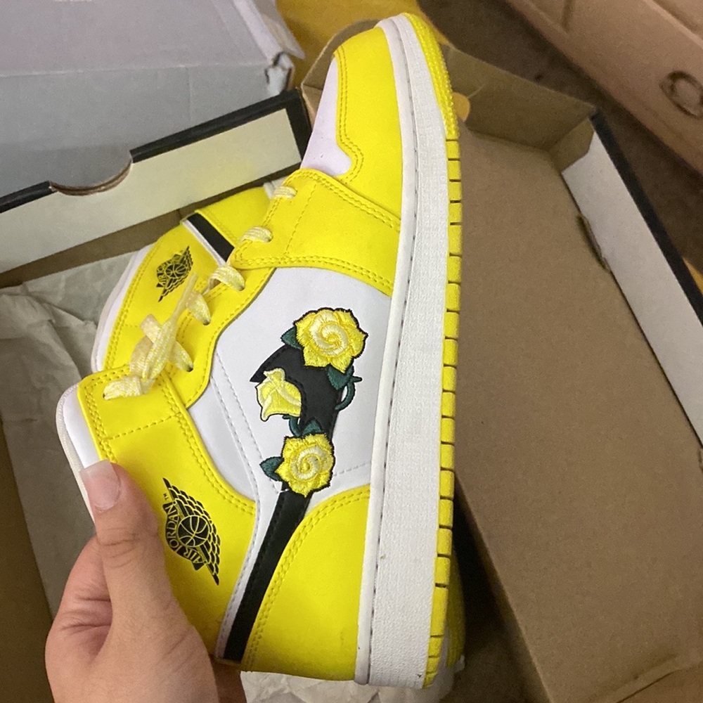 Normal wear Jordan 1’s customize, special edition